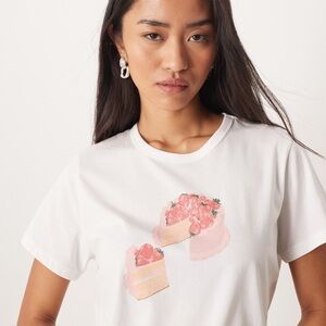 Abercrombie & Fitch Skimming Tee Short Sleeve Crop Strawberry Cake